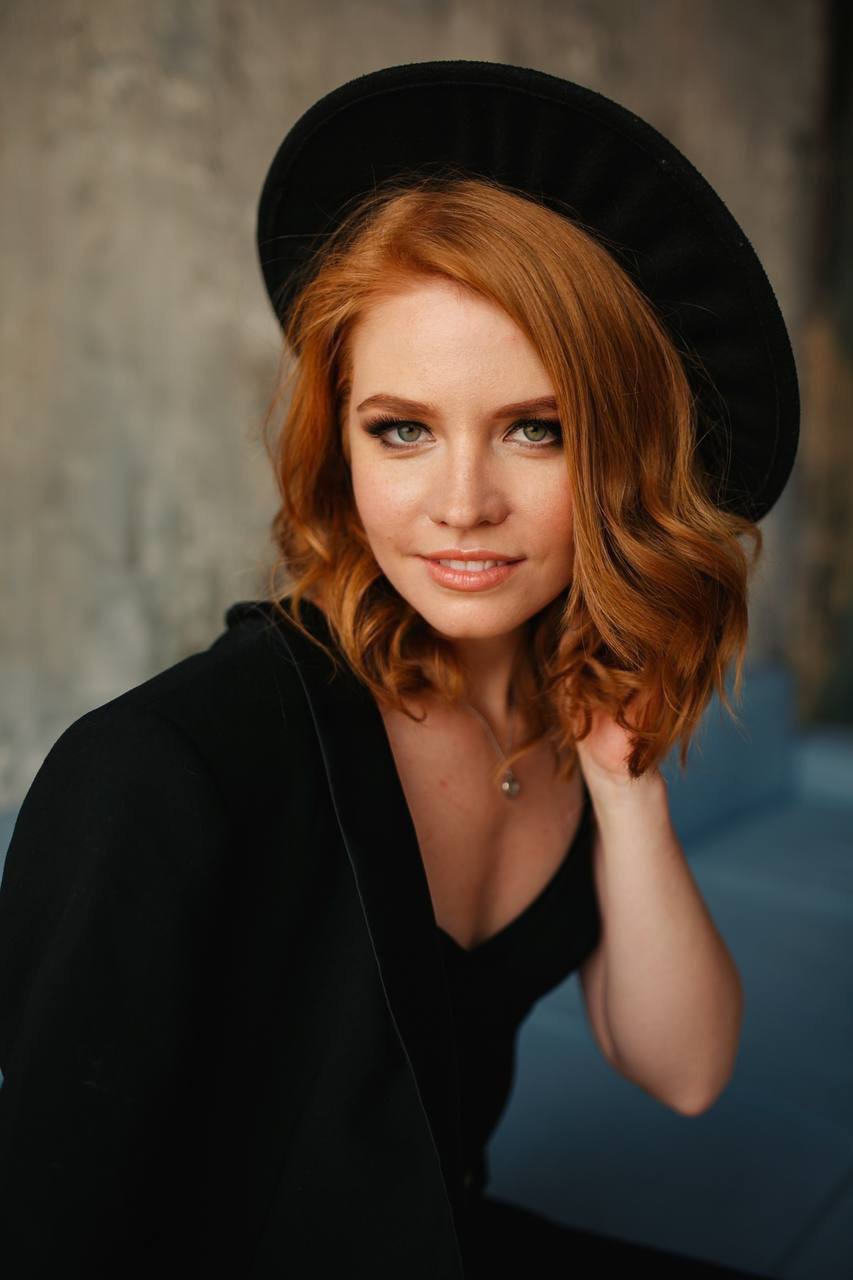 Елена Озерова